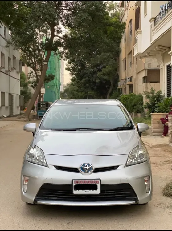 Toyota Prius 2012 for Sale in Karachi Toyota Prius 2012 for Sale in Karachi Image-2
