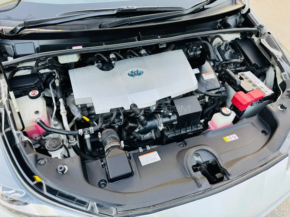Toyota Prius 2020 for Sale in Peshawar Toyota Prius 2020 for Sale in Peshawar Image-10