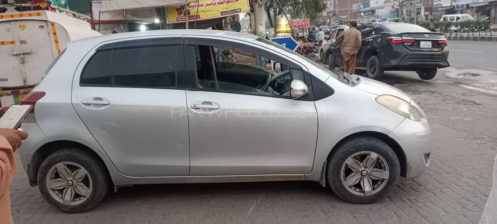 Toyota Vitz 2009 for Sale in Okara Toyota Vitz 2009 for Sale in Okara Image-13
