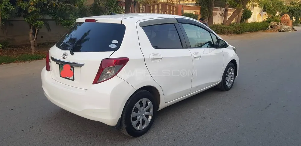 Toyota Vitz 2015 for Sale in Faisalabad Image-1