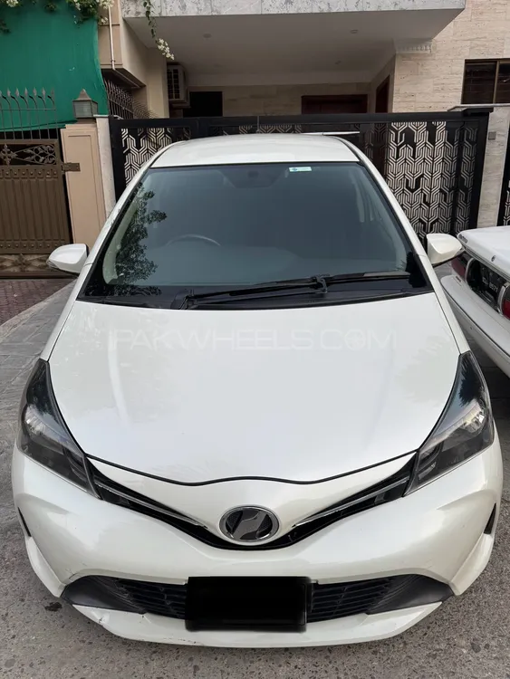 Toyota Vitz 2015 for Sale in Islamabad Toyota Vitz 2015 for Sale in Islamabad Image-1