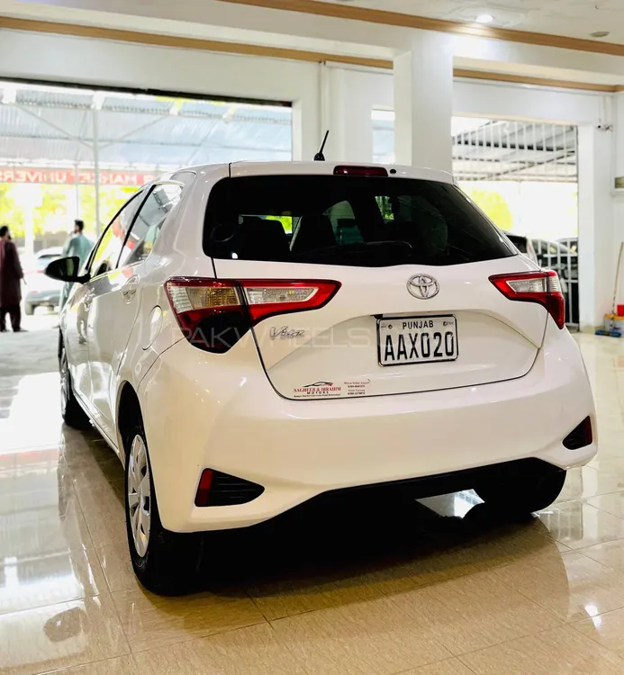 Toyota Vitz 2017 for Sale in Bahawalpur Toyota Vitz 2017 for Sale in Bahawalpur Image-5