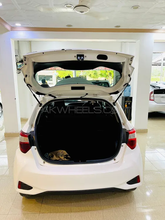 Toyota Vitz 2017 for Sale in Bahawalpur Toyota Vitz 2017 for Sale in Bahawalpur Image-8