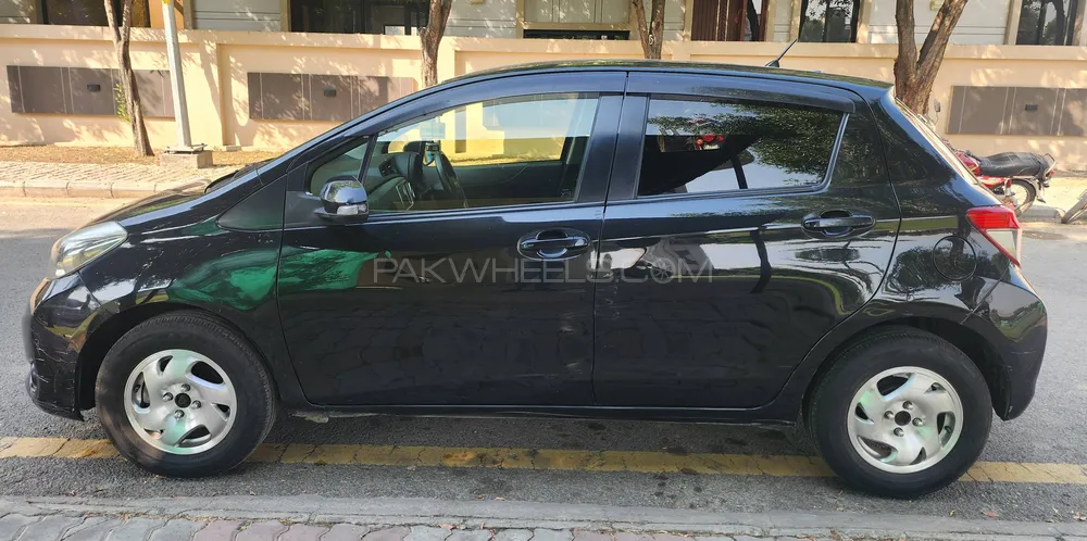 Toyota Vitz 2012 for Sale in Lahore Toyota Vitz 2012 for Sale in Lahore Image-3