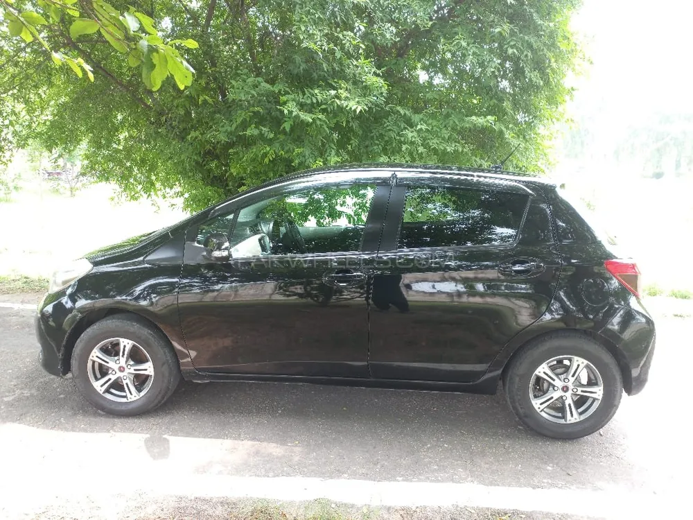 Toyota Vitz 2011 for Sale in Jhelum Toyota Vitz 2011 for Sale in Jhelum Image-10