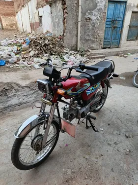 Honda CD 70 2024