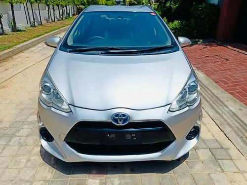 Toyota Aqua S 2015