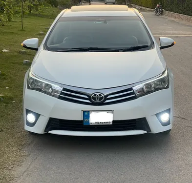 Toyota Corolla Altis Grande CVT-i 1.8 2016