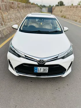 Toyota Corolla Altis Grande X CVT-i 1.8 Beige Interior 2021