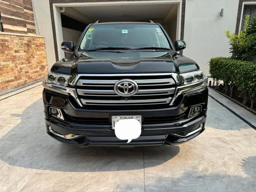 Toyota Land Cruiser AX 2011