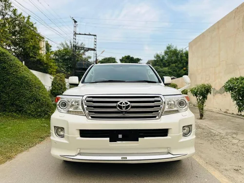 Toyota Land Cruiser AX G Selection 2011