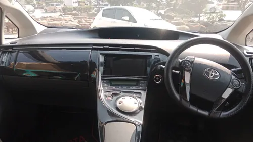 Toyota Prius G 1.8 2011