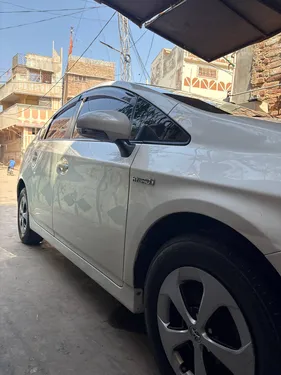 Toyota Prius G 1.8 2013