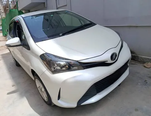 Toyota Vitz F 1.0 2015