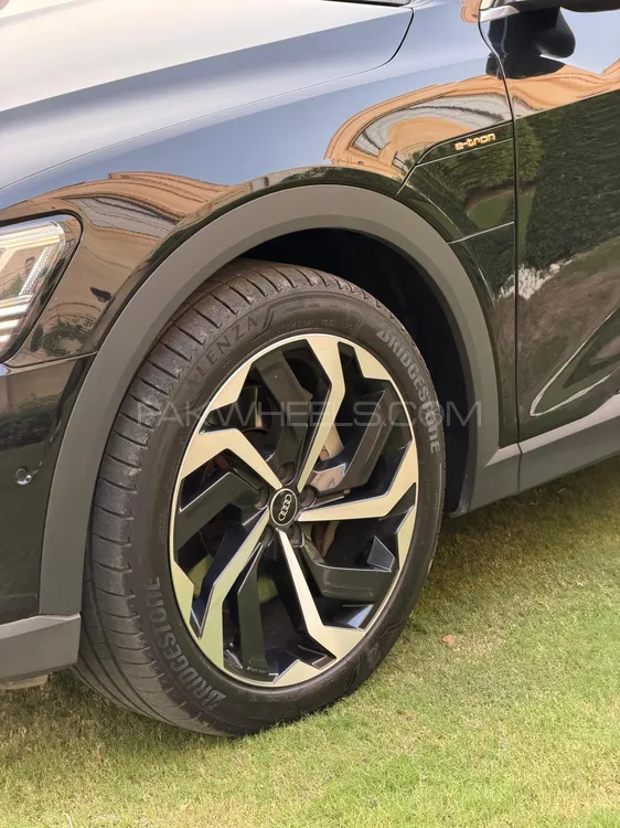 Audi e-tron 2022 for Sale in Lahore Audi e-tron 2022 for Sale in Lahore Image-9