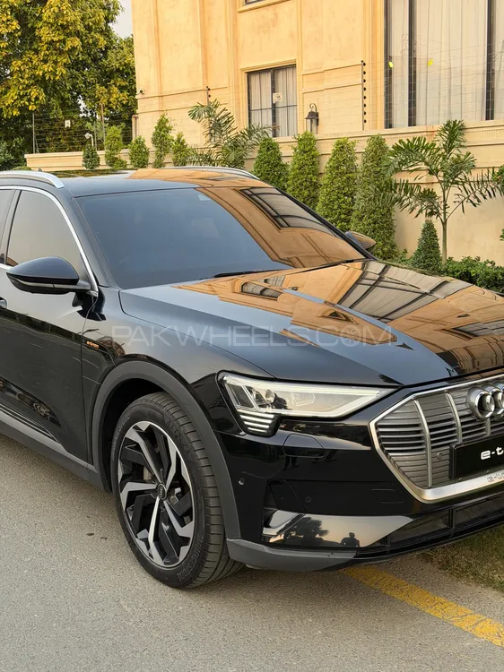 Audi e-tron 2022 for Sale in Lahore Audi e-tron 2022 for Sale in Lahore Image-8