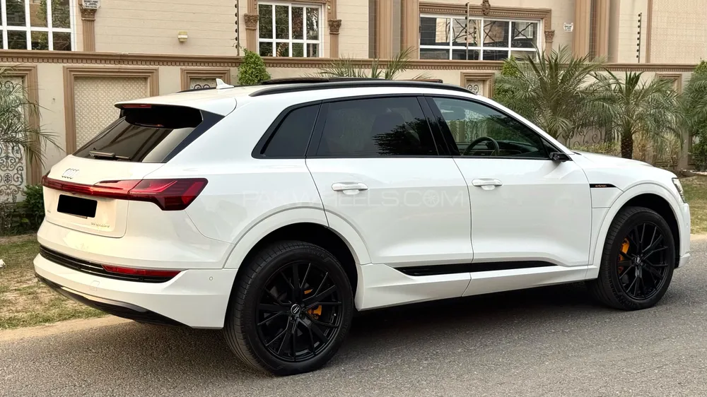 Audi e-tron 2020 for Sale in Lahore Audi e-tron 2020 for Sale in Lahore Image-10
