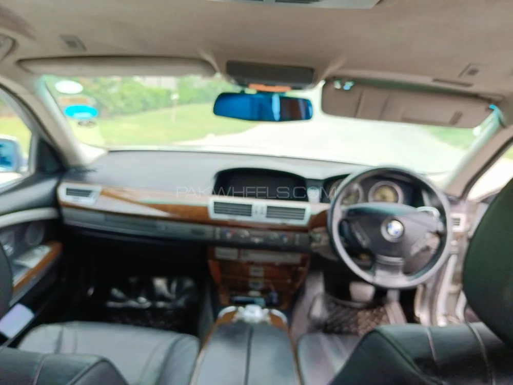 BMW 7 Series 2004 for Sale in Lahore BMW 7 Series 2004 for Sale in Lahore Image-5