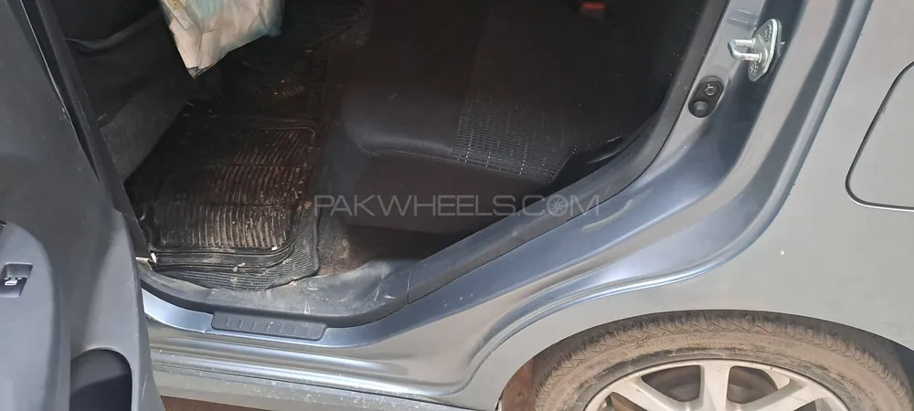 Daihatsu Move 2013 for Sale in Lahore Daihatsu Move 2013 for Sale in Lahore Image-12