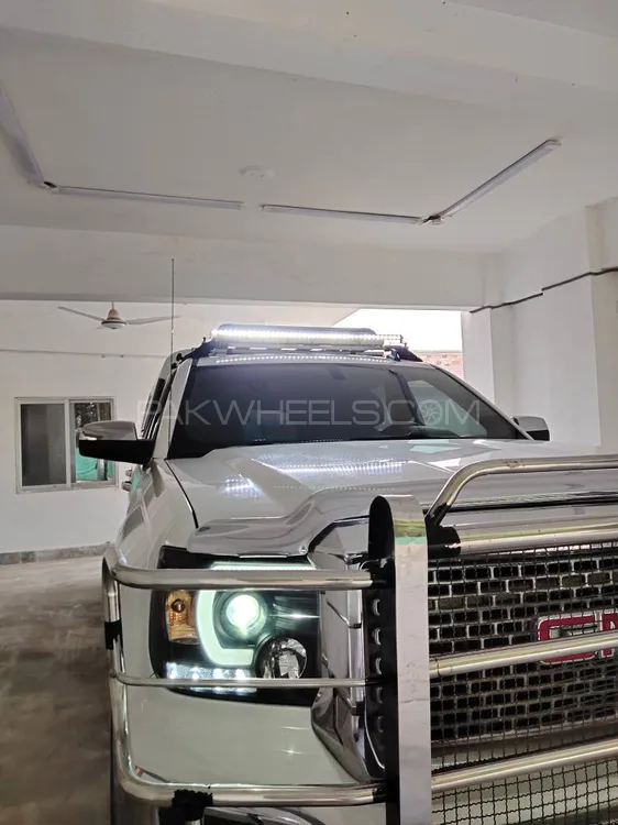 GMC Sierra 2014 for Sale in Islamabad GMC Sierra 2014 for Sale in Islamabad Image-2