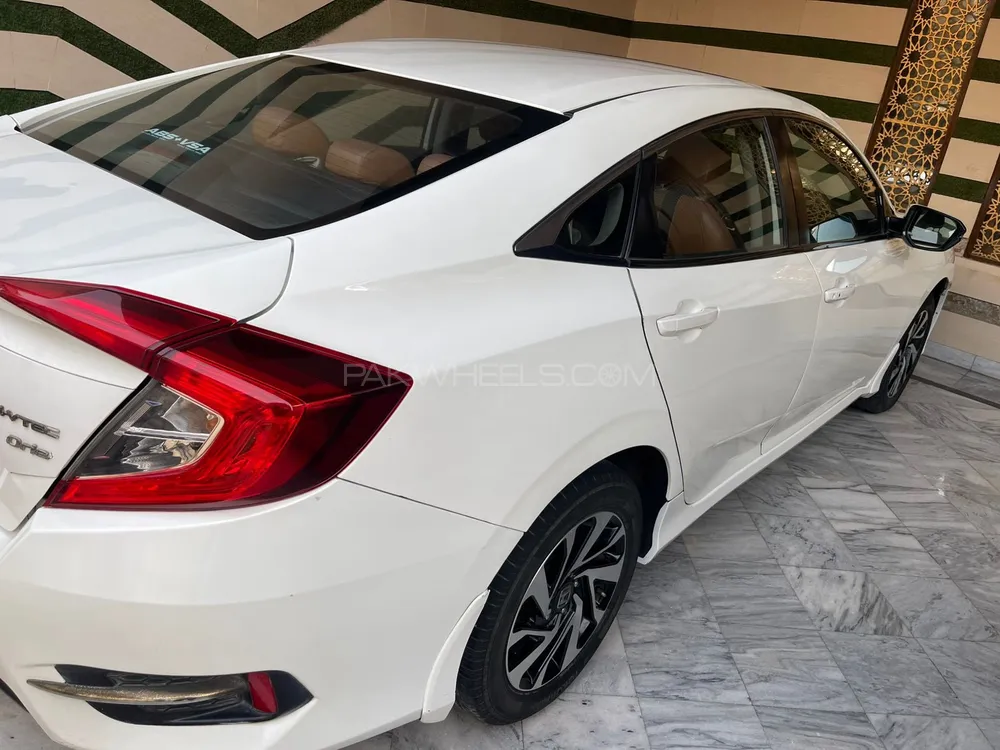 Honda Civic 2018 for Sale in Faisalabad Honda Civic 2018 for Sale in Faisalabad Image-9