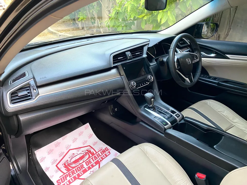 Honda Civic 2020 for Sale in Karachi Honda Civic 2020 for Sale in Karachi Image-11