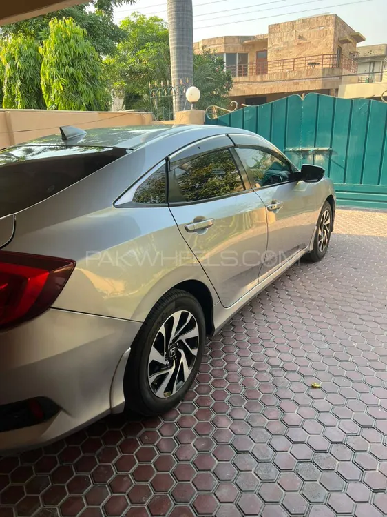 Honda Civic 2016 for Sale in Sialkot Honda Civic 2016 for Sale in Sialkot Image-4