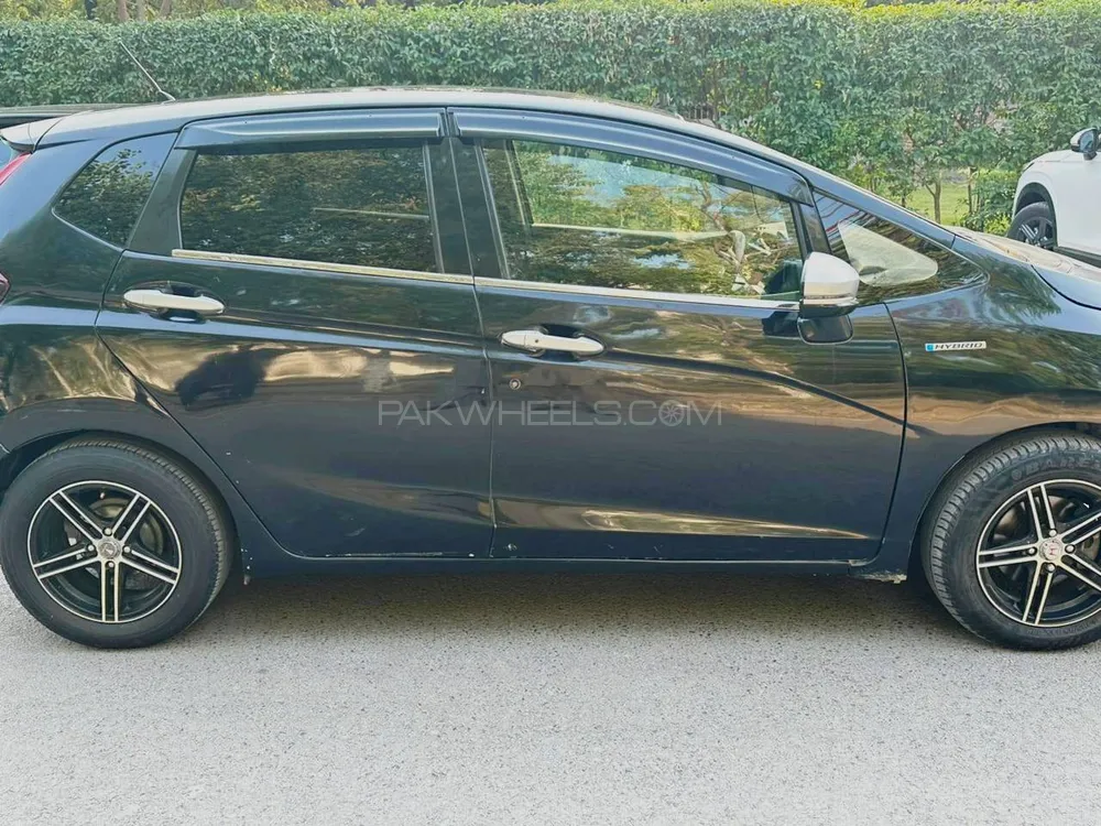 Honda Fit 2015 for Sale in Islamabad Honda Fit 2015 for Sale in Islamabad Image-13