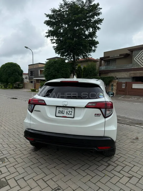 Honda Vezel 2016 for Sale in Lahore Honda Vezel 2016 for Sale in Lahore Image-9