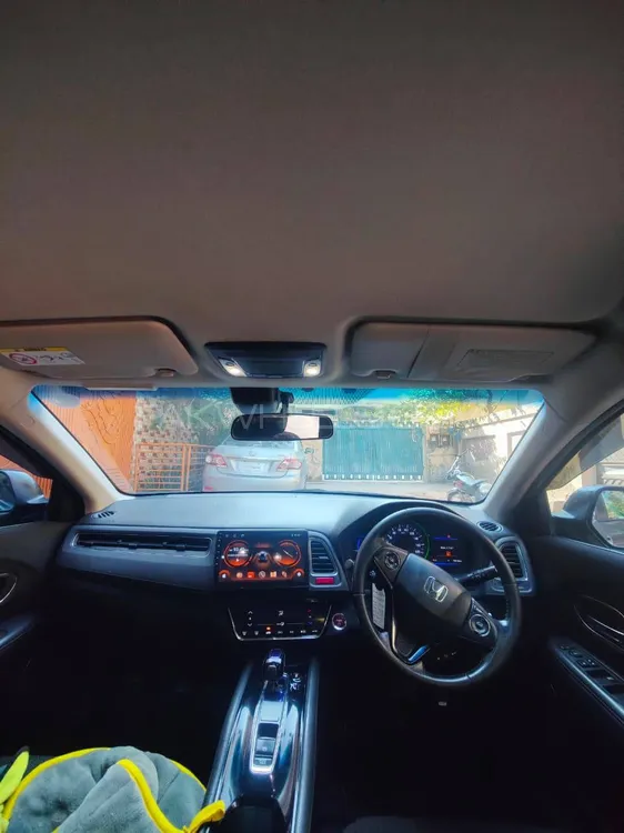 Honda Vezel 2014 for Sale in Rawalpindi Honda Vezel 2014 for Sale in Rawalpindi Image-6