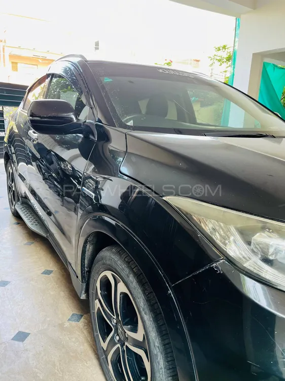 Honda Vezel 2014 for Sale in Lahore Honda Vezel 2014 for Sale in Lahore Image-1