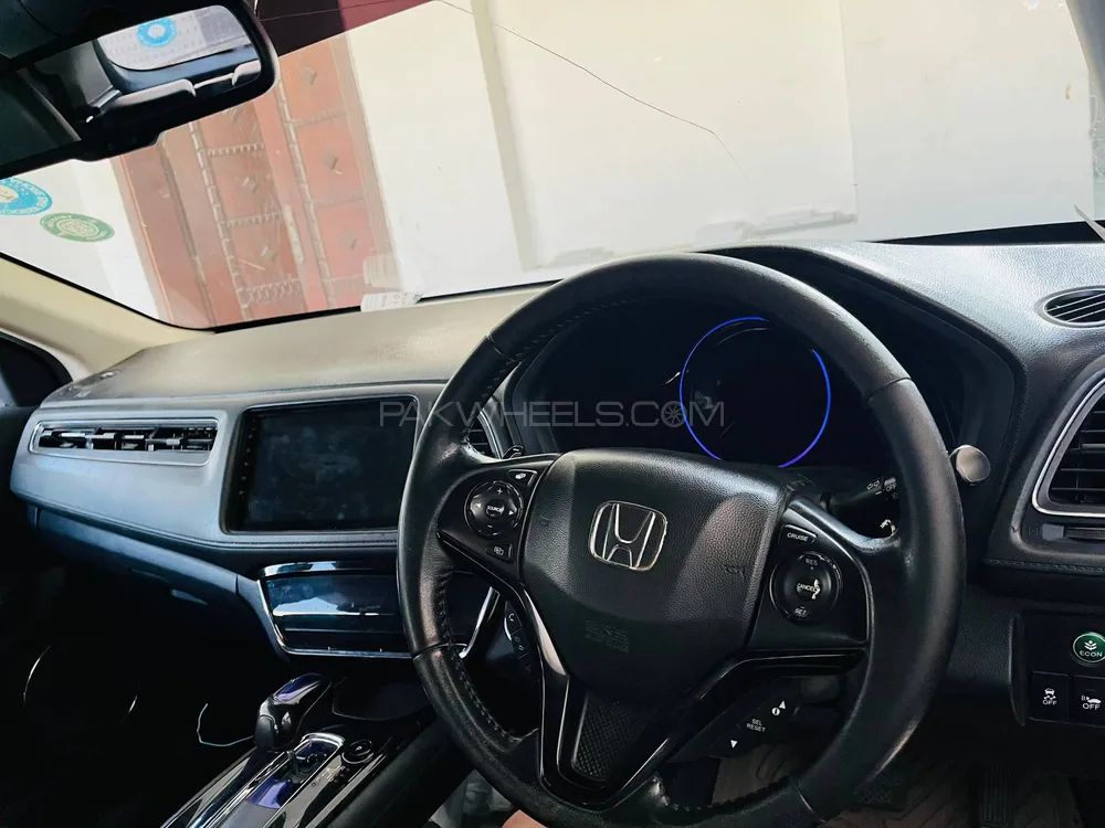 Honda Vezel 2014 for Sale in Lahore Honda Vezel 2014 for Sale in Lahore Image-5