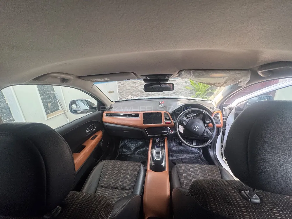 Honda Vezel 2015 for Sale in Multan Honda Vezel 2015 for Sale in Multan Image-5