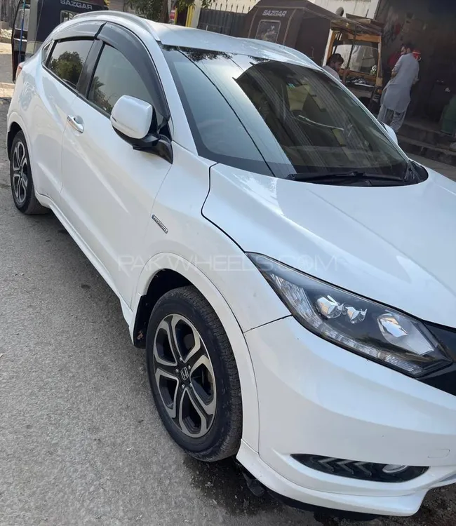 Honda Vezel 2016 for Sale in Karachi Honda Vezel 2016 for Sale in Karachi Image-9