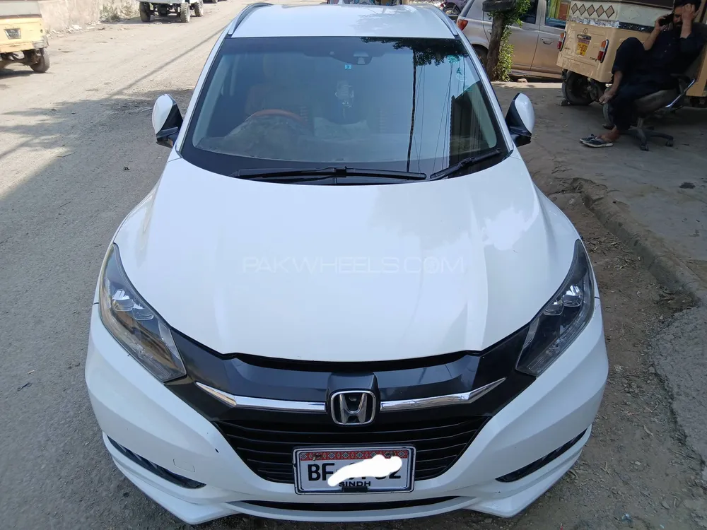 Honda Vezel 2016 for Sale in Karachi Honda Vezel 2016 for Sale in Karachi Image-2