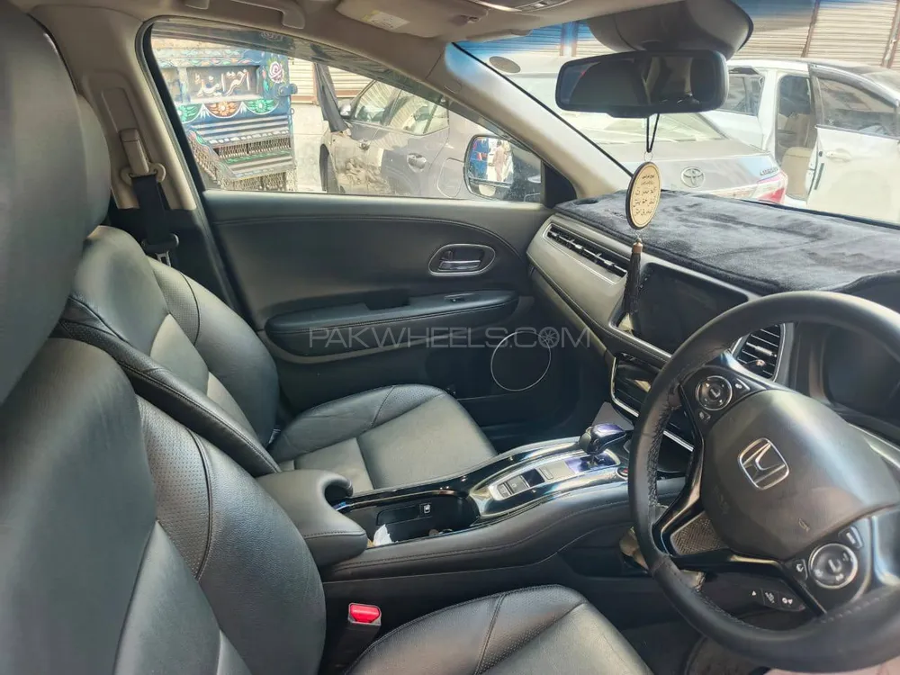 Honda Vezel 2017 for Sale in Karachi Honda Vezel 2017 for Sale in Karachi Image-15