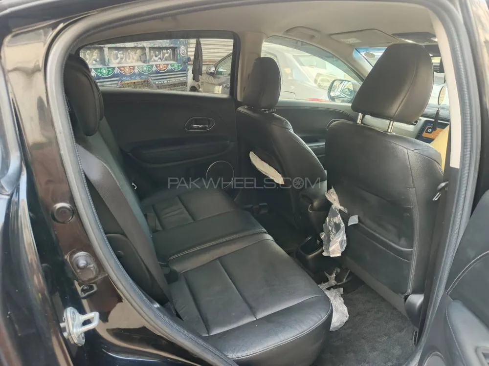 Honda Vezel 2017 for Sale in Karachi Honda Vezel 2017 for Sale in Karachi Image-16