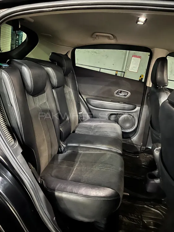 Honda Vezel 2018 for Sale in Lahore Honda Vezel 2018 for Sale in Lahore Image-2