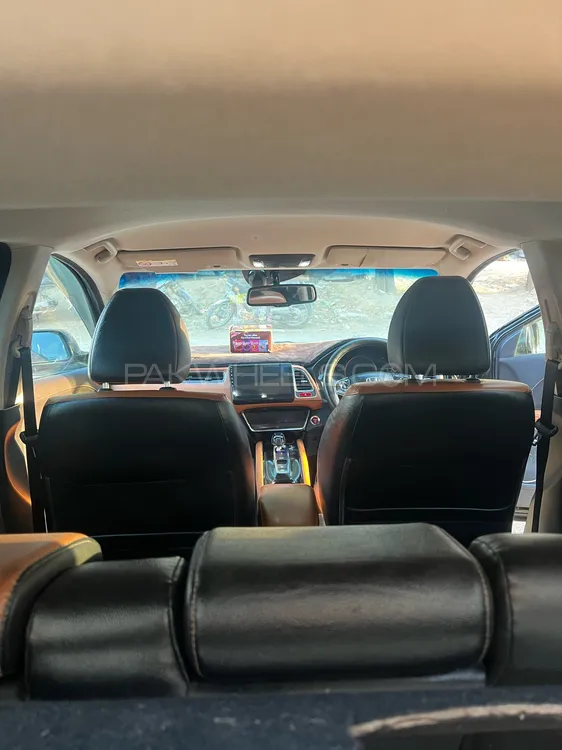 Honda Vezel 2016 for Sale in Karachi Honda Vezel 2016 for Sale in Karachi Image-9