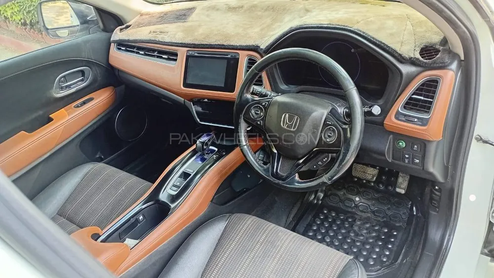 Honda Vezel 2016 for Sale in Karachi Honda Vezel 2016 for Sale in Karachi Image-8