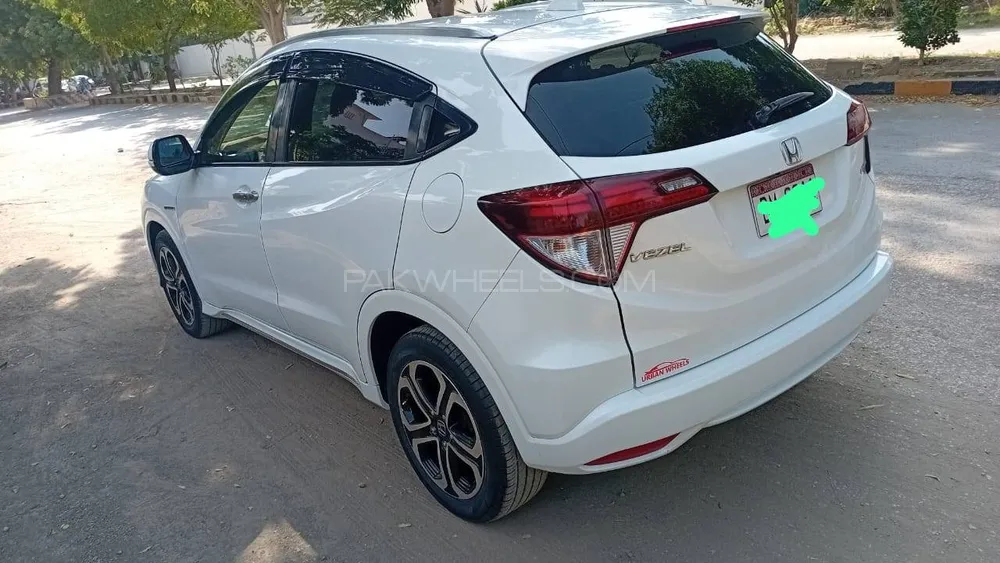 Honda Vezel 2016 for Sale in Karachi Honda Vezel 2016 for Sale in Karachi Image-3