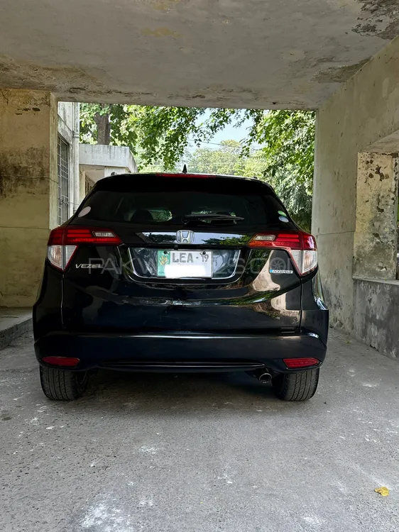 Honda Vezel 2016 for Sale in Lahore Honda Vezel 2016 for Sale in Lahore Image-4