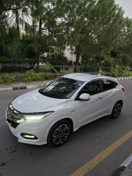 Honda Vezel 2020 for Sale in Rawalpindi Honda Vezel 2020 for Sale in Rawalpindi Image-4