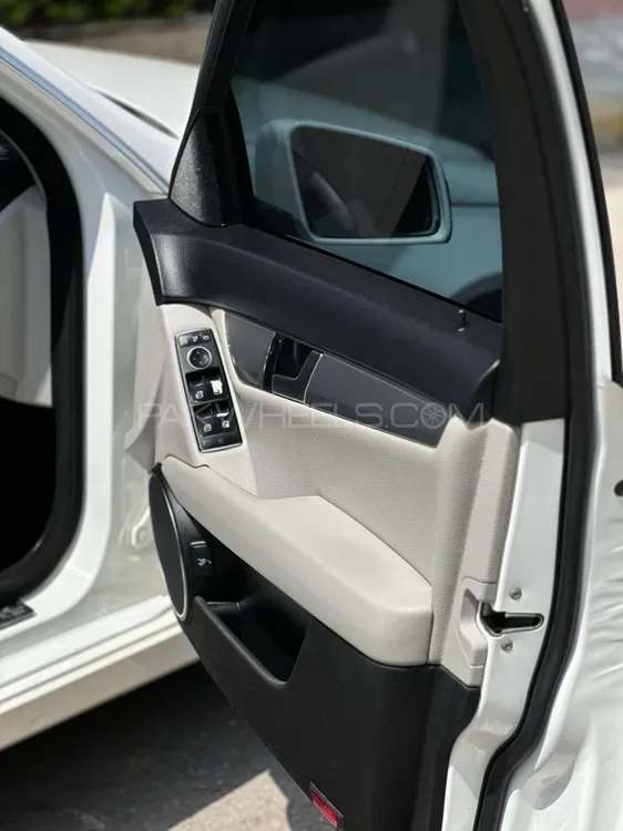 Mercedes Benz C Class 2012 for Sale in Rawalpindi Mercedes Benz C Class 2012 for Sale in Rawalpindi Image-8
