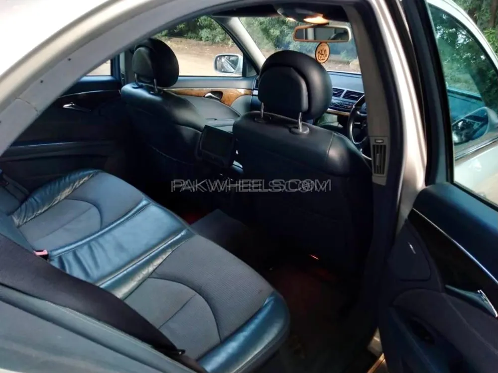 Mercedes Benz E Class 2005 for Sale in Karachi Mercedes Benz E Class 2005 for Sale in Karachi Image-7