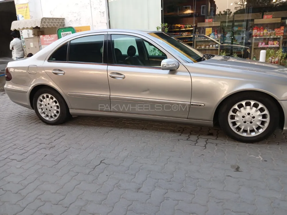 Mercedes Benz E Class 2004 for Sale in Faisalabad Mercedes Benz E Class 2004 for Sale in Faisalabad Image-11