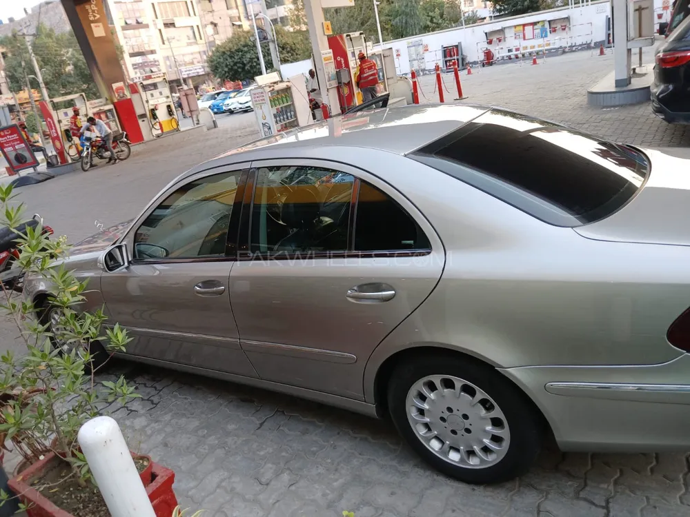 Mercedes Benz E Class 2004 for Sale in Faisalabad Mercedes Benz E Class 2004 for Sale in Faisalabad Image-20