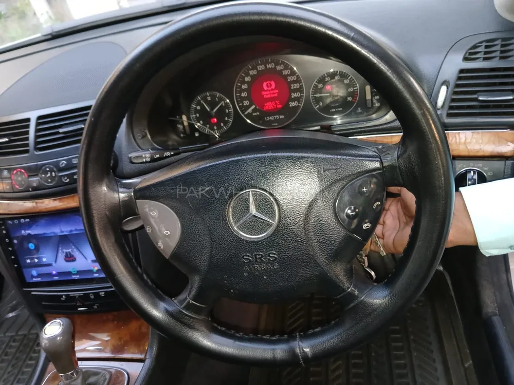Mercedes Benz E Class 2004 for Sale in Faisalabad Mercedes Benz E Class 2004 for Sale in Faisalabad Image-16
