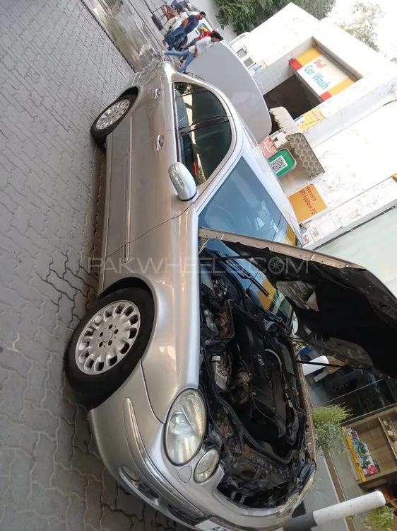 Mercedes Benz E Class 2004 for Sale in Faisalabad Mercedes Benz E Class 2004 for Sale in Faisalabad Image-4