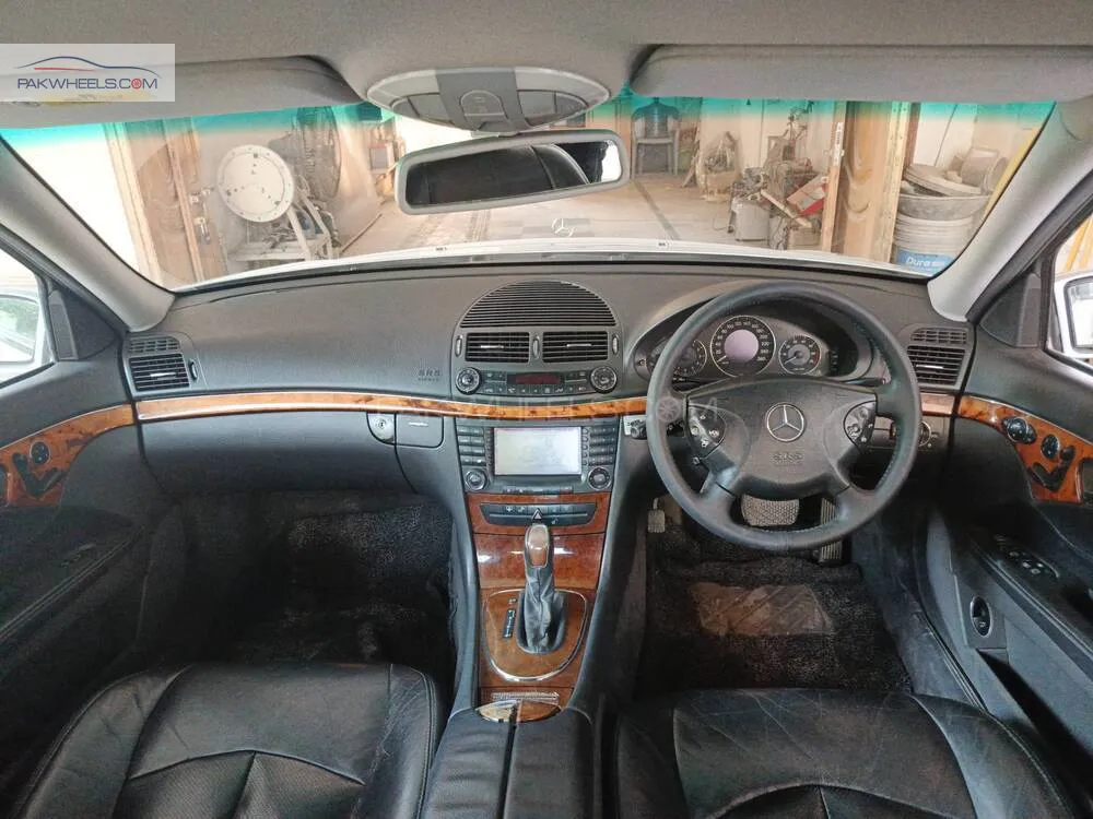 Mercedes Benz E Class 2004 for Sale in Rawalpindi Mercedes Benz E Class 2004 for Sale in Rawalpindi Image-10